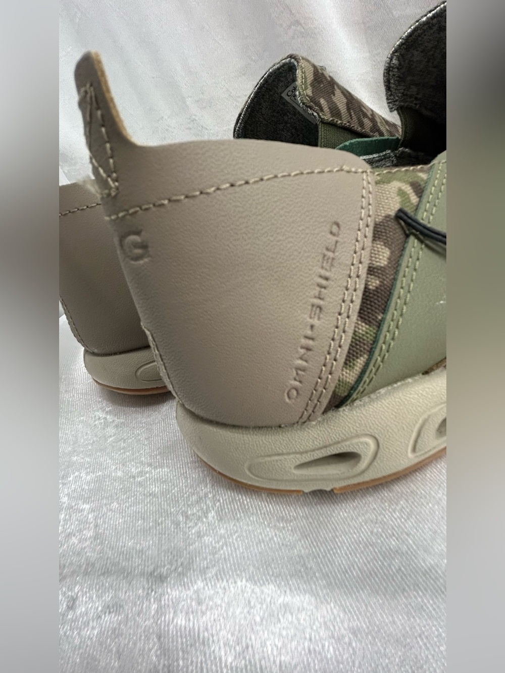 Columbia Men’s Slip-On Camo Loafers - Picture 8 of 11